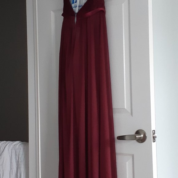 David's bridal burgundy gown - Picture 3 of 3